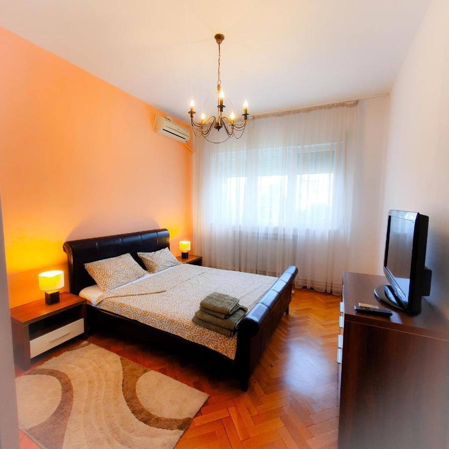 City Center Apartment Bucharest Exterior photo